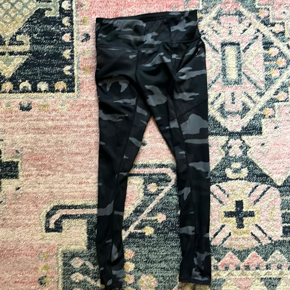 Athleta camo 7/8 leggings